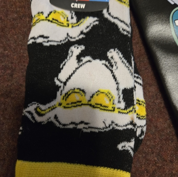 Friends Lot Socks And Pencil Pouch New - Picture 4 of 5